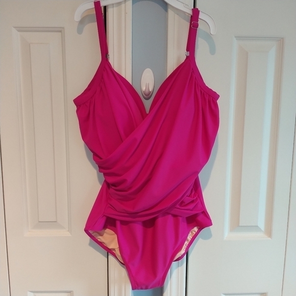 Sea & Sand Pink Ruched Swimsuit One Piece 18W - Picture 3 of 14